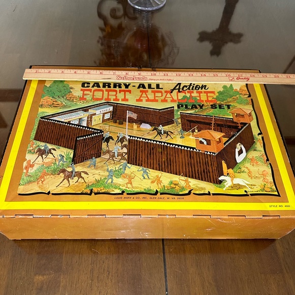 Vintage Louis Marx & Co. Fort Apache Play Set - Picture 1 of 17